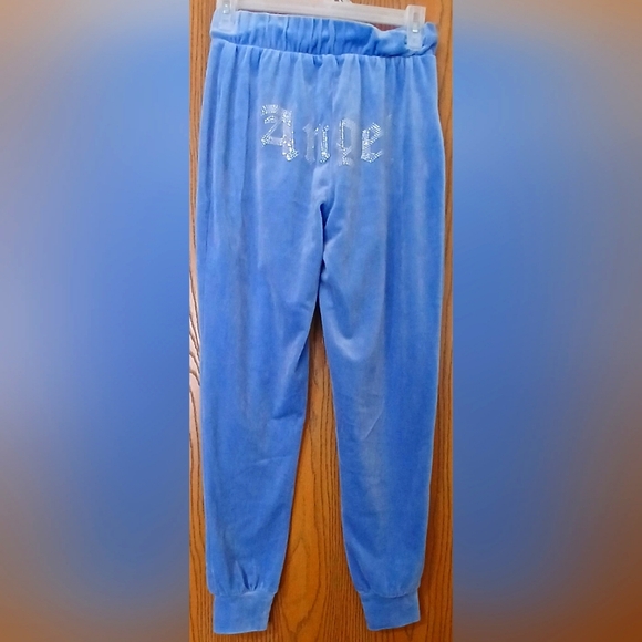 No Boundaries Velour Hoodie and Joggers size XS (1)       17-008 - Picture 8 of 9